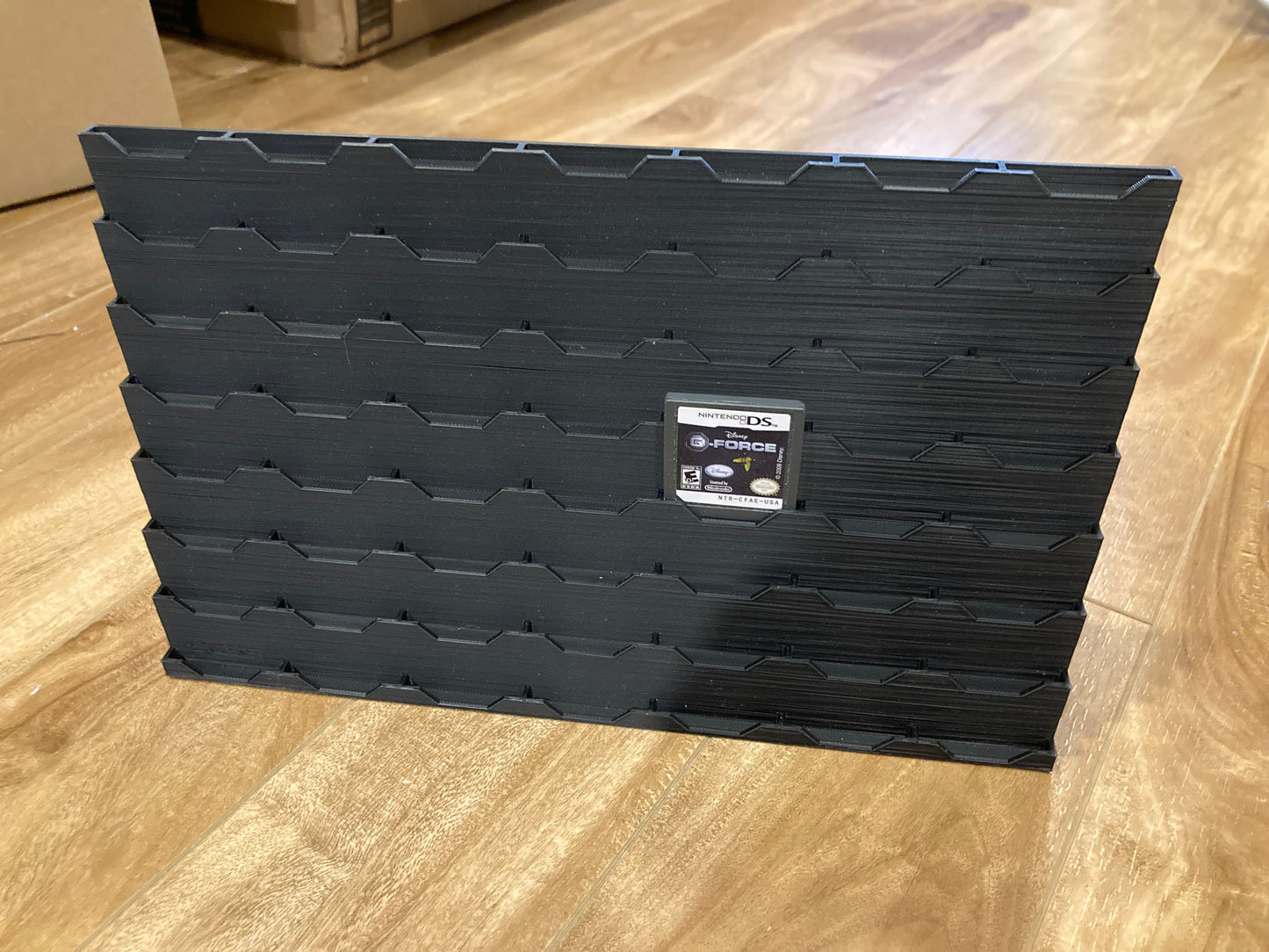 Display for Nintendo DS and 3DS Games - Holds 56 games - Black color - Perfect condition