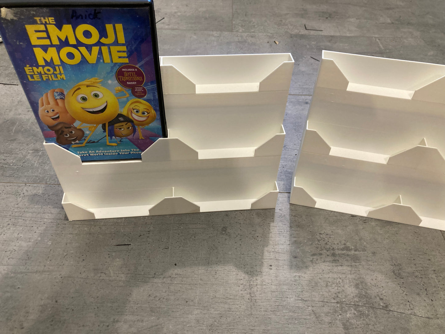 Set of 2 displays for Standard DVD PS2, PS3, PS4, Gamecube, Wii, Xbox, etc.