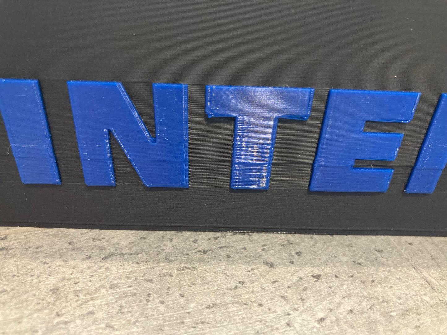 Nintendo 64 display with logo on the front - Small layer shift (Holds 26 games)